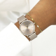 OOZOO Vintage series - Taupe horloge met taupe metalen mesh armband - 26532